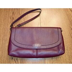 Coach - Women's Burgundy Pebbled Leather Wristlet Clutch Crossbody Bag - EUC